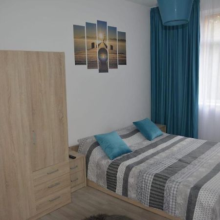 Sunrise Apartment Petroşani エクステリア 写真